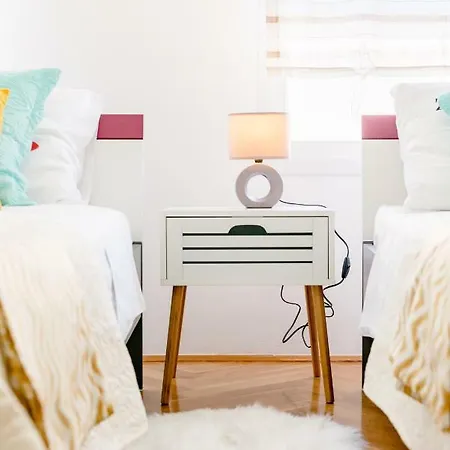 Malibu Apartment *